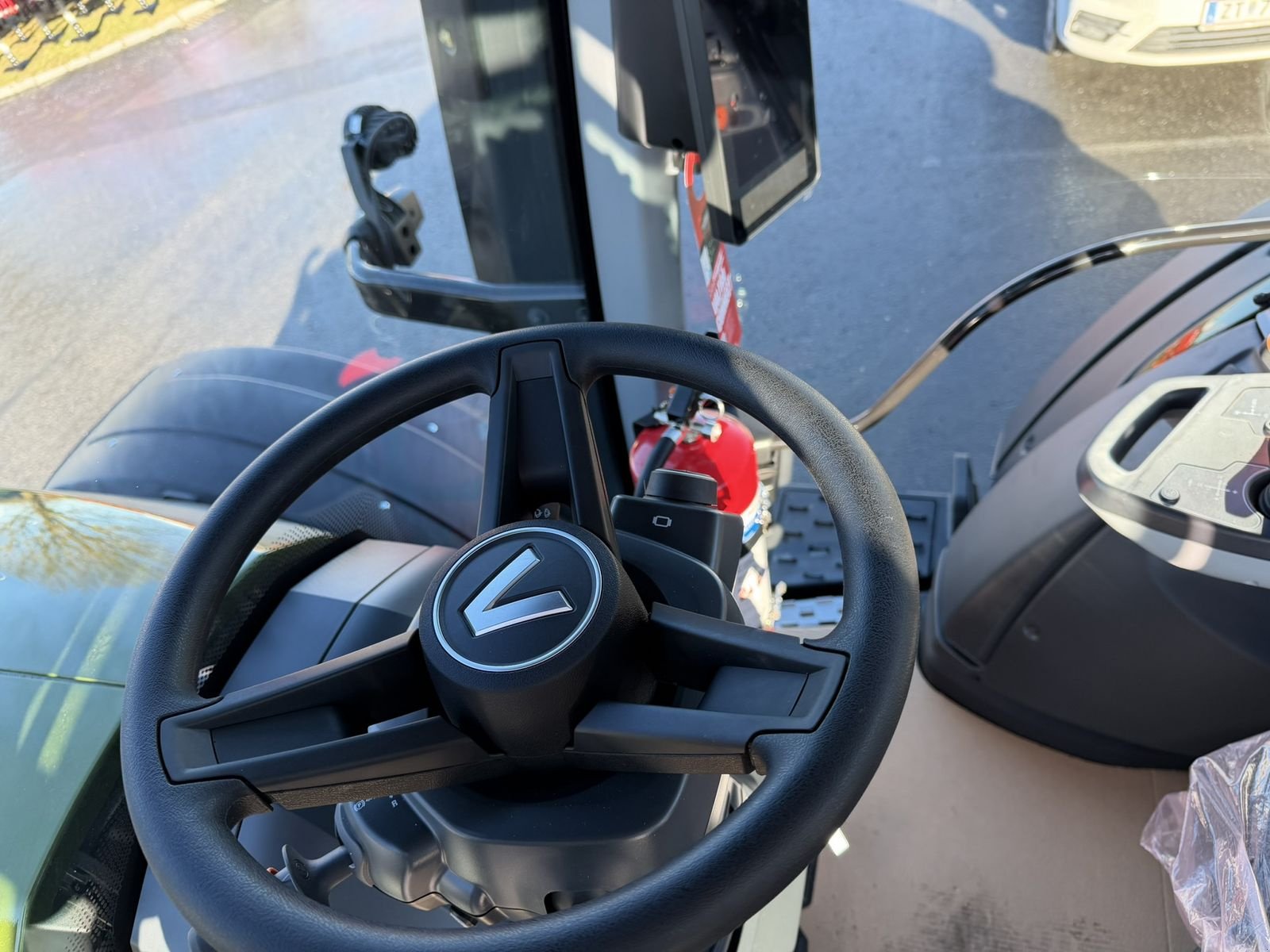 Traktor des Typs Valtra N175 Active, Neumaschine in Göpfritz (Bild 14)