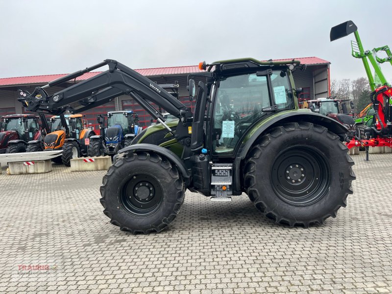 Traktor des Typs Valtra N175 D Forst mit FL, Neumaschine in Mainburg/Wambach (Bild 1)