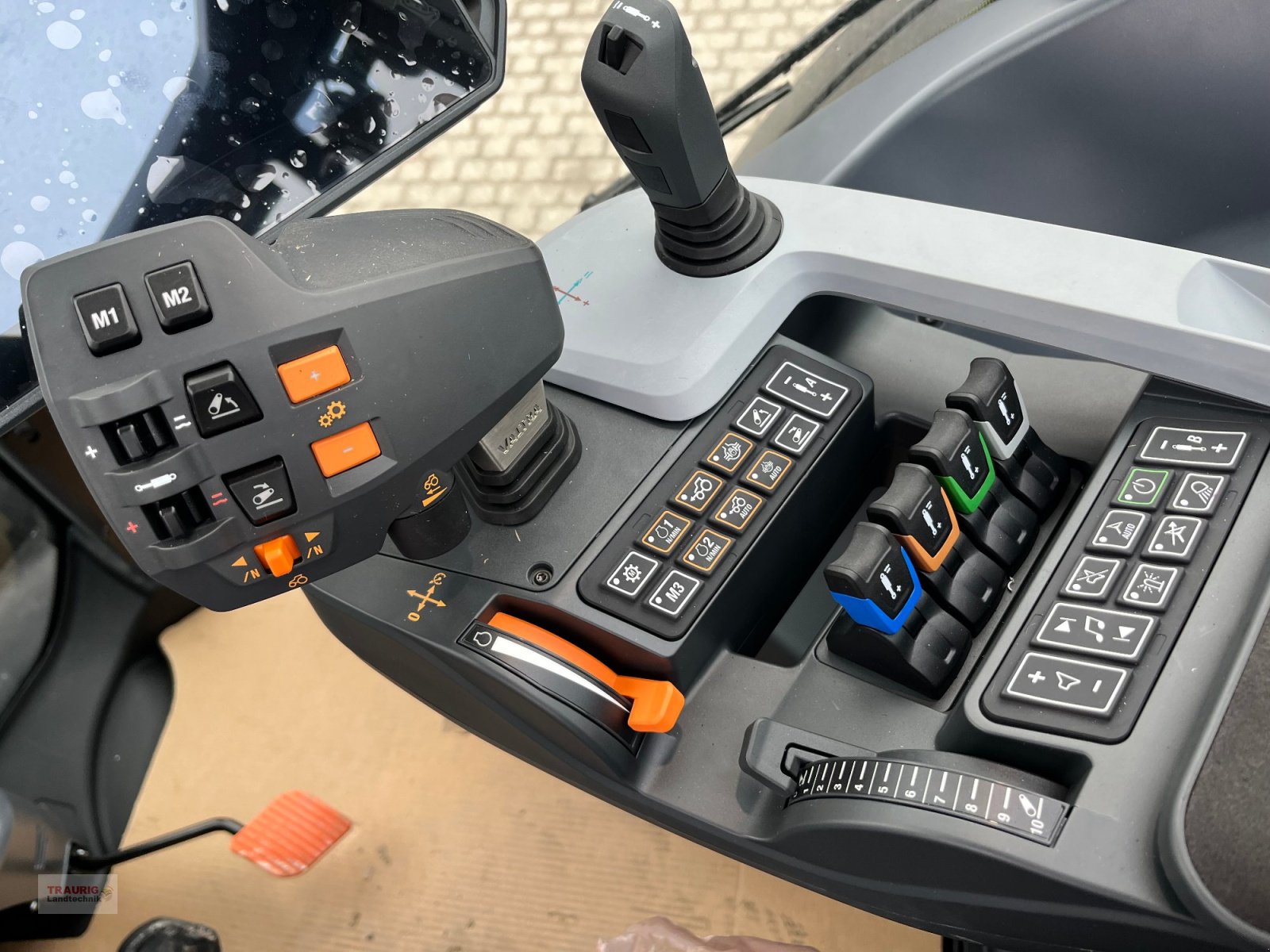 Traktor typu Valtra N175 D Forst mit FL, Neumaschine v Mainburg/Wambach (Obrázek 21)