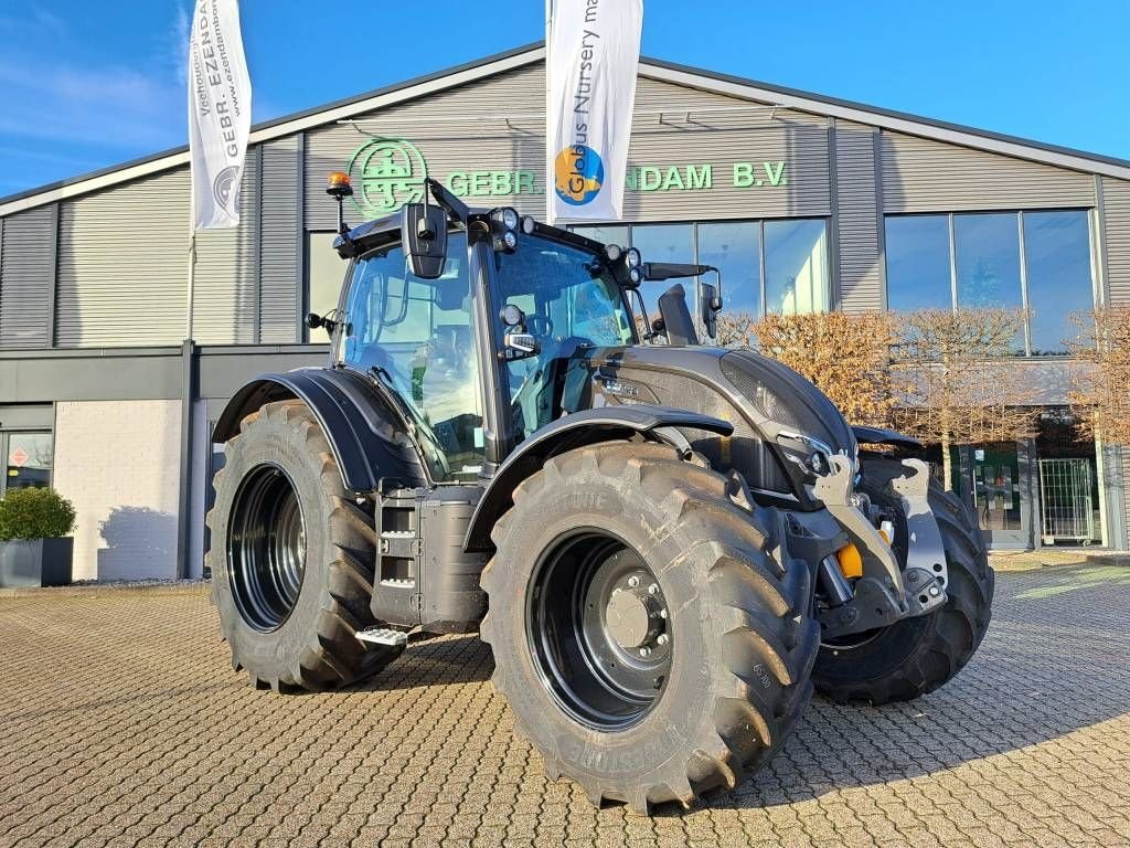 Traktor des Typs Valtra N175 D Twintrac, Neumaschine in Borne (Bild 8)