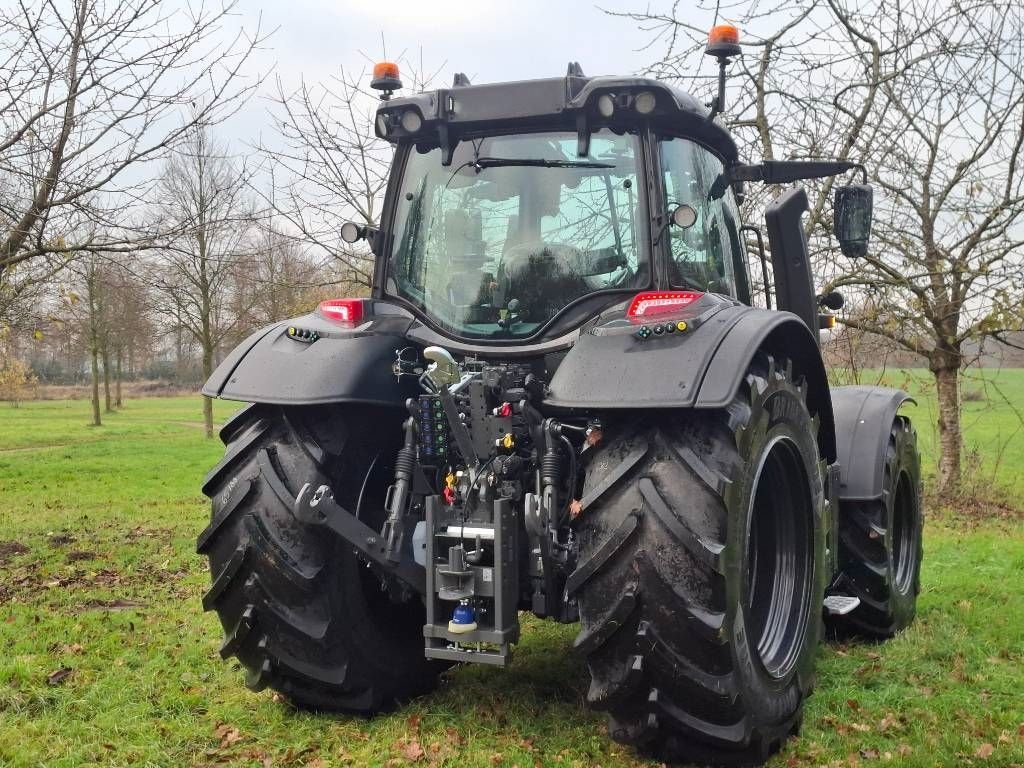 Traktor des Typs Valtra N175 D Twintrac, Neumaschine in Borne (Bild 5)