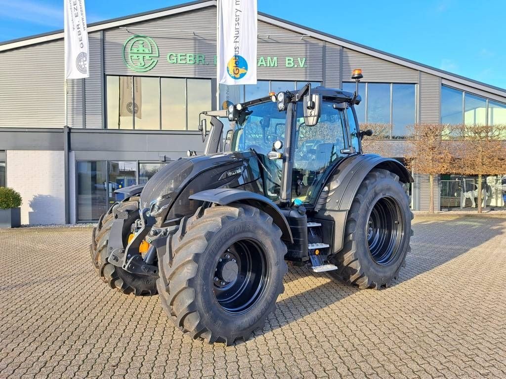 Traktor des Typs Valtra N175 D Twintrac, Neumaschine in Borne (Bild 3)
