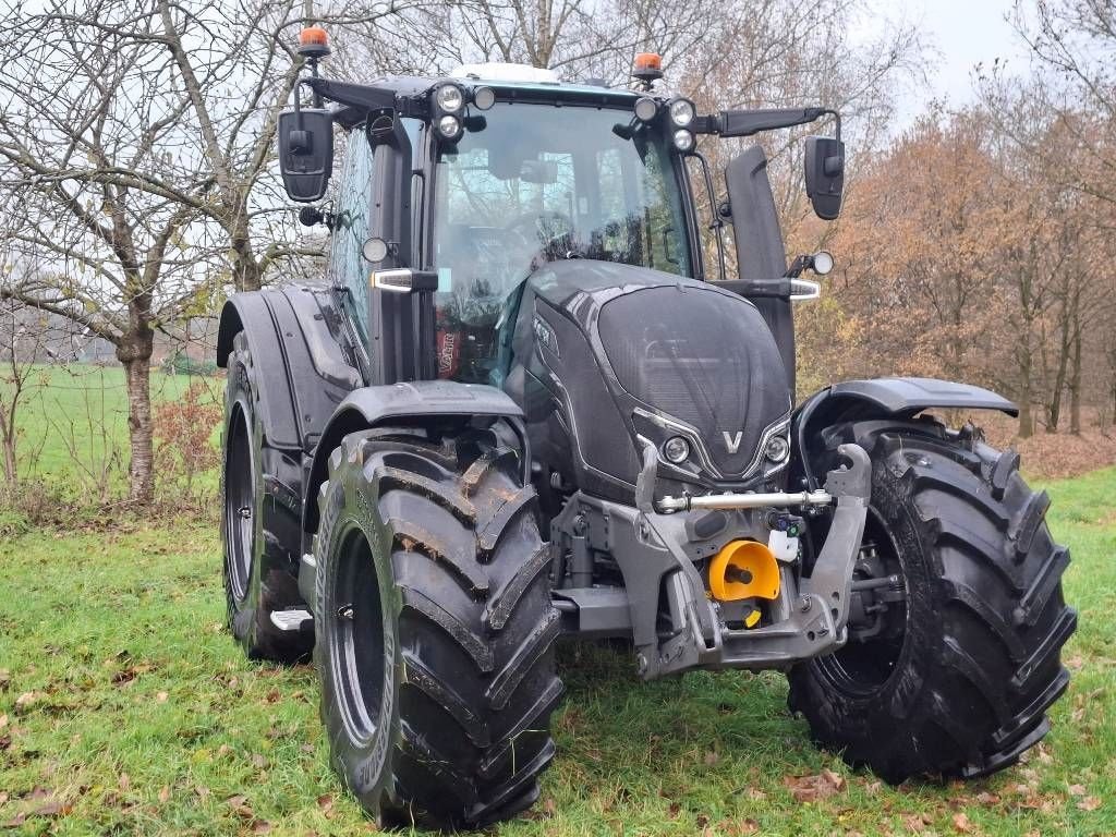 Traktor des Typs Valtra N175 D Twintrac, Neumaschine in Borne (Bild 4)