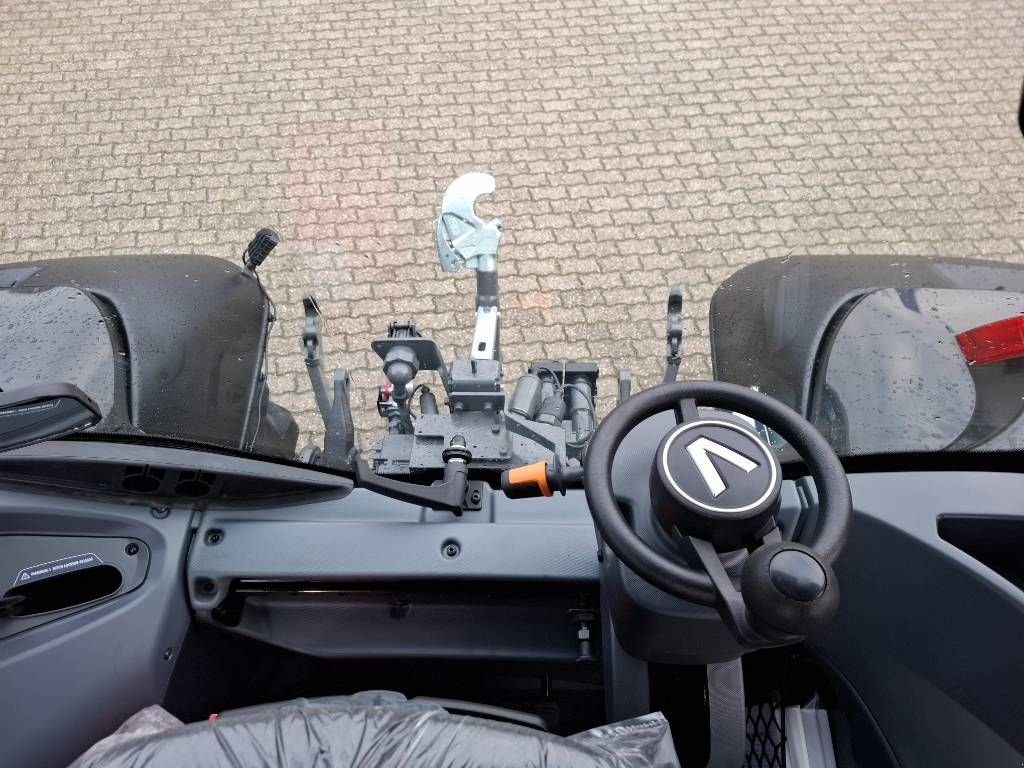 Traktor des Typs Valtra N175 D Twintrac, Neumaschine in Borne (Bild 11)