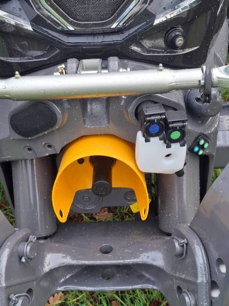 Traktor del tipo Valtra N175 D, Neumaschine In Borne (Immagine 9)