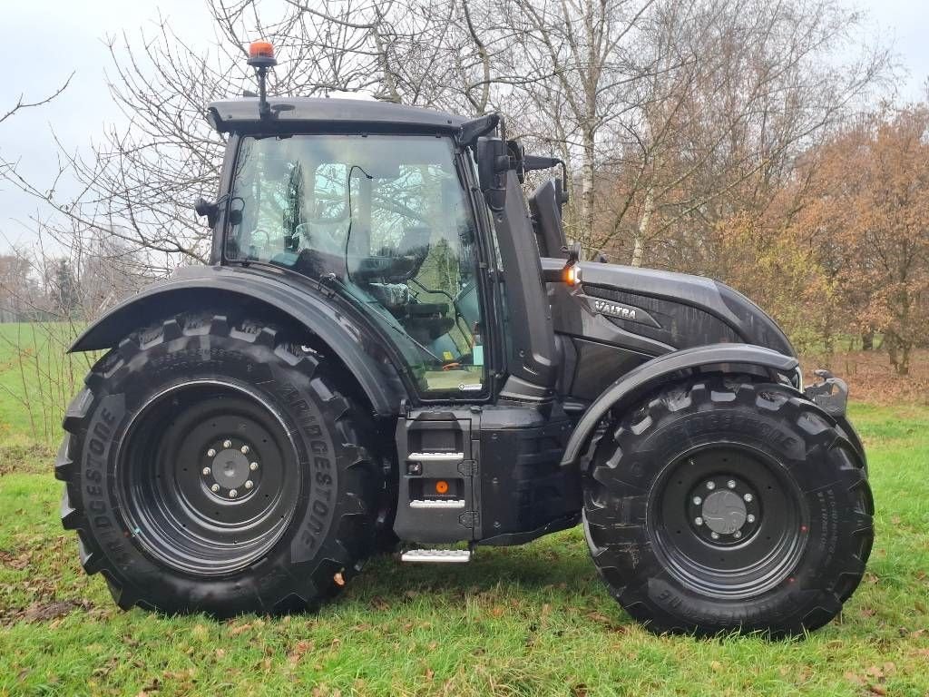 Traktor del tipo Valtra N175 D, Neumaschine In Borne (Immagine 2)
