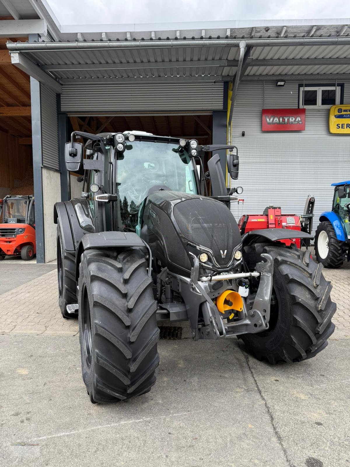 Traktor typu Valtra N175 D, Neumaschine v Fürsteneck (Obrázek 5)