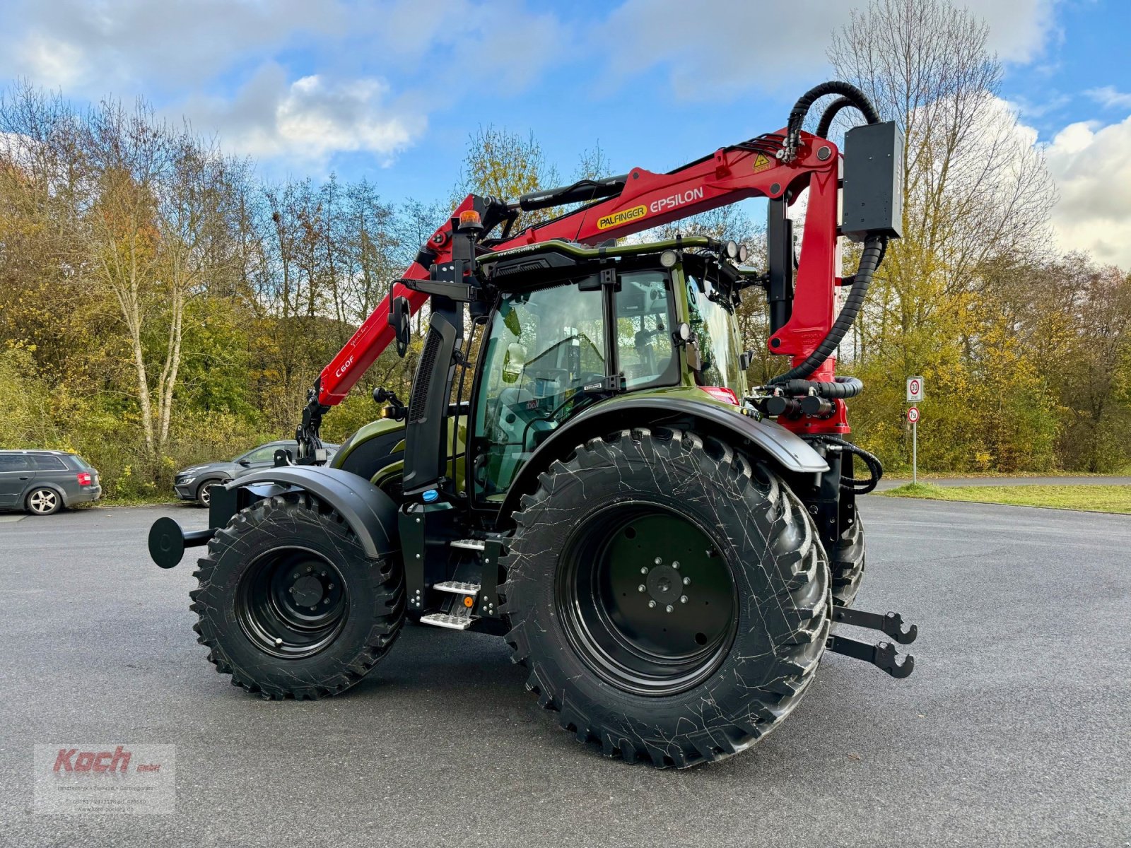 Traktor of the type Valtra N175 D, Neumaschine in Neumarkt / Pölling (Picture 5)