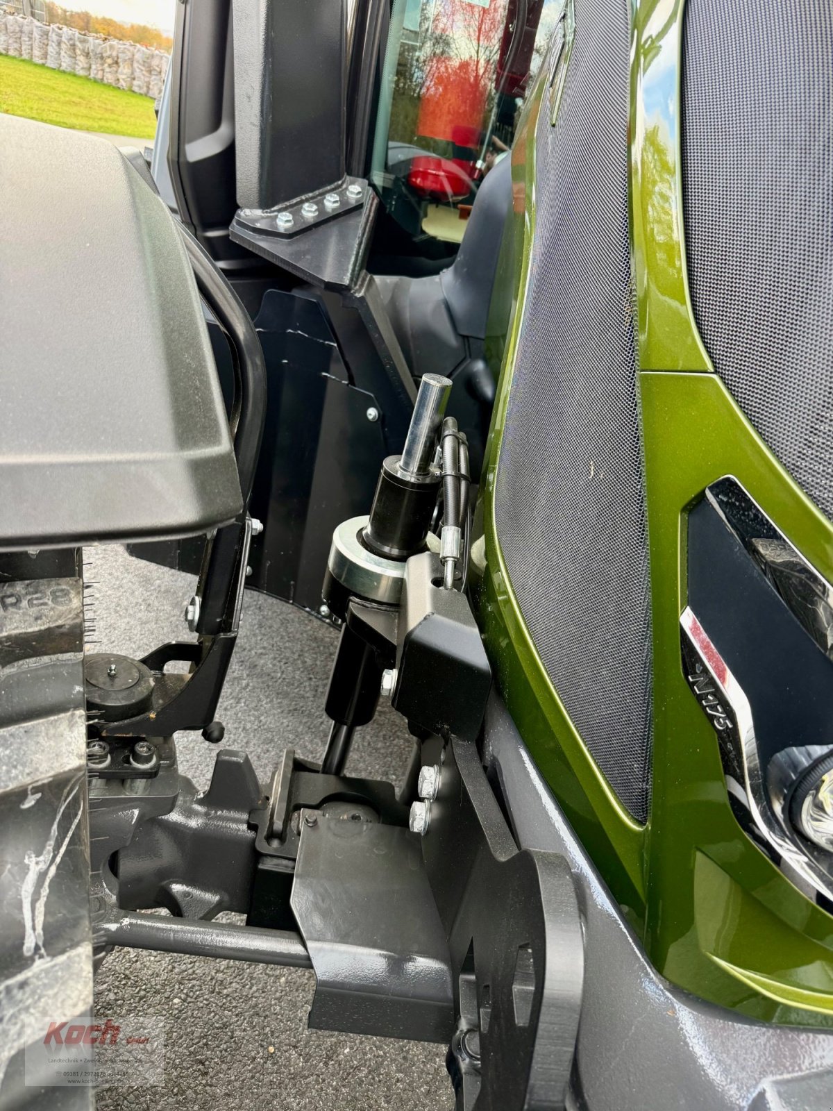 Traktor of the type Valtra N175 D, Neumaschine in Neumarkt / Pölling (Picture 10)