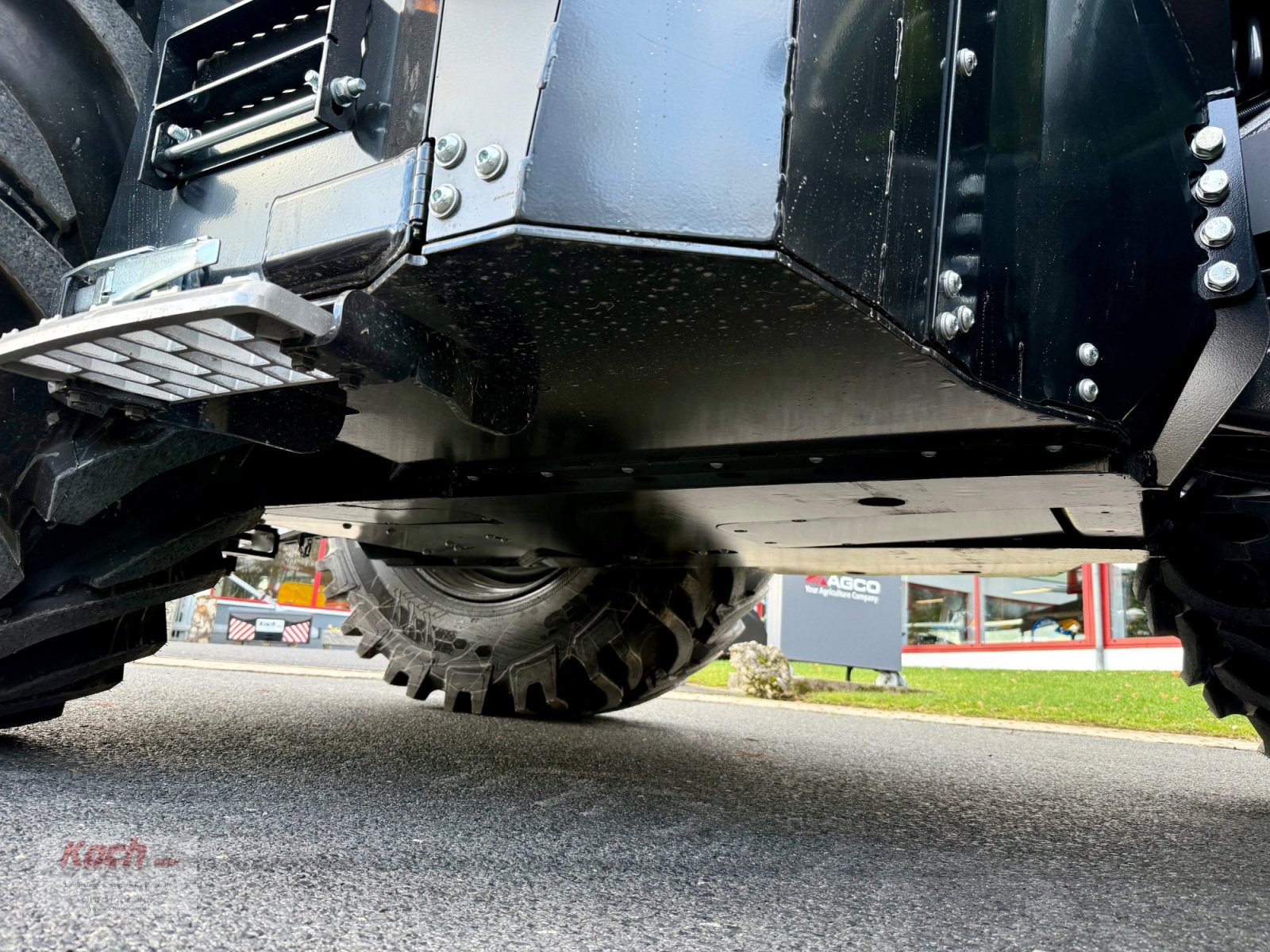 Traktor of the type Valtra N175 D, Neumaschine in Neumarkt / Pölling (Picture 11)