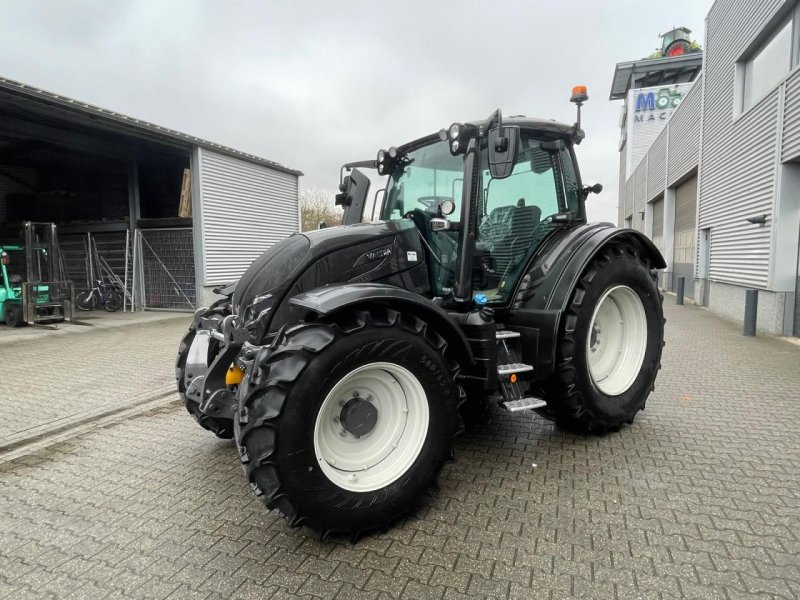 Traktor des Typs Valtra N175 Direct tractor, Neumaschine in Roermond (Bild 1)