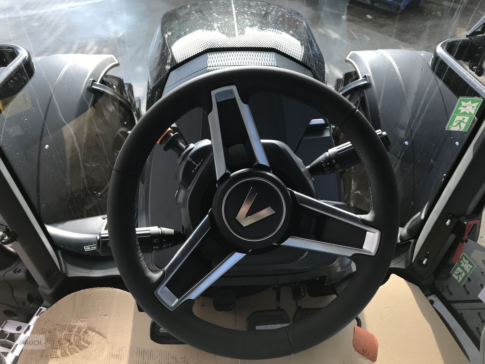 Traktor του τύπου Valtra N175 Direct, Neumaschine σε Burgkirchen (Φωτογραφία 18)