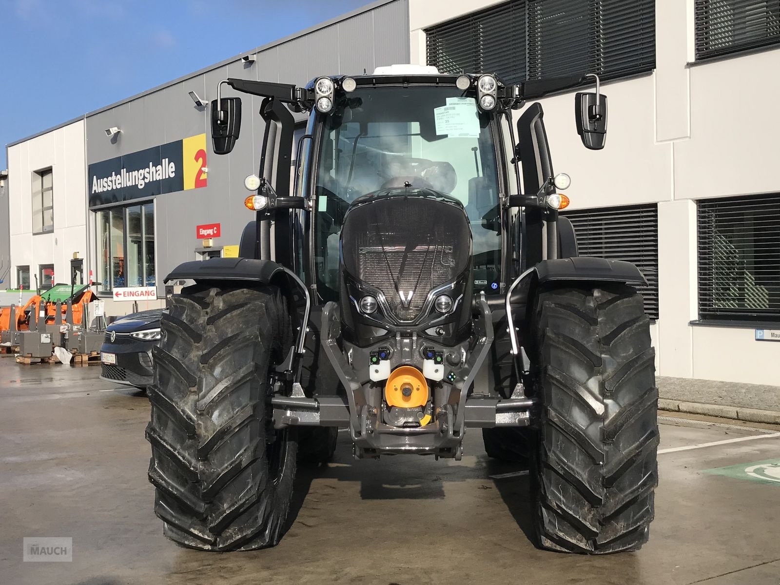 Traktor του τύπου Valtra N175 Direct, Neumaschine σε Burgkirchen (Φωτογραφία 3)