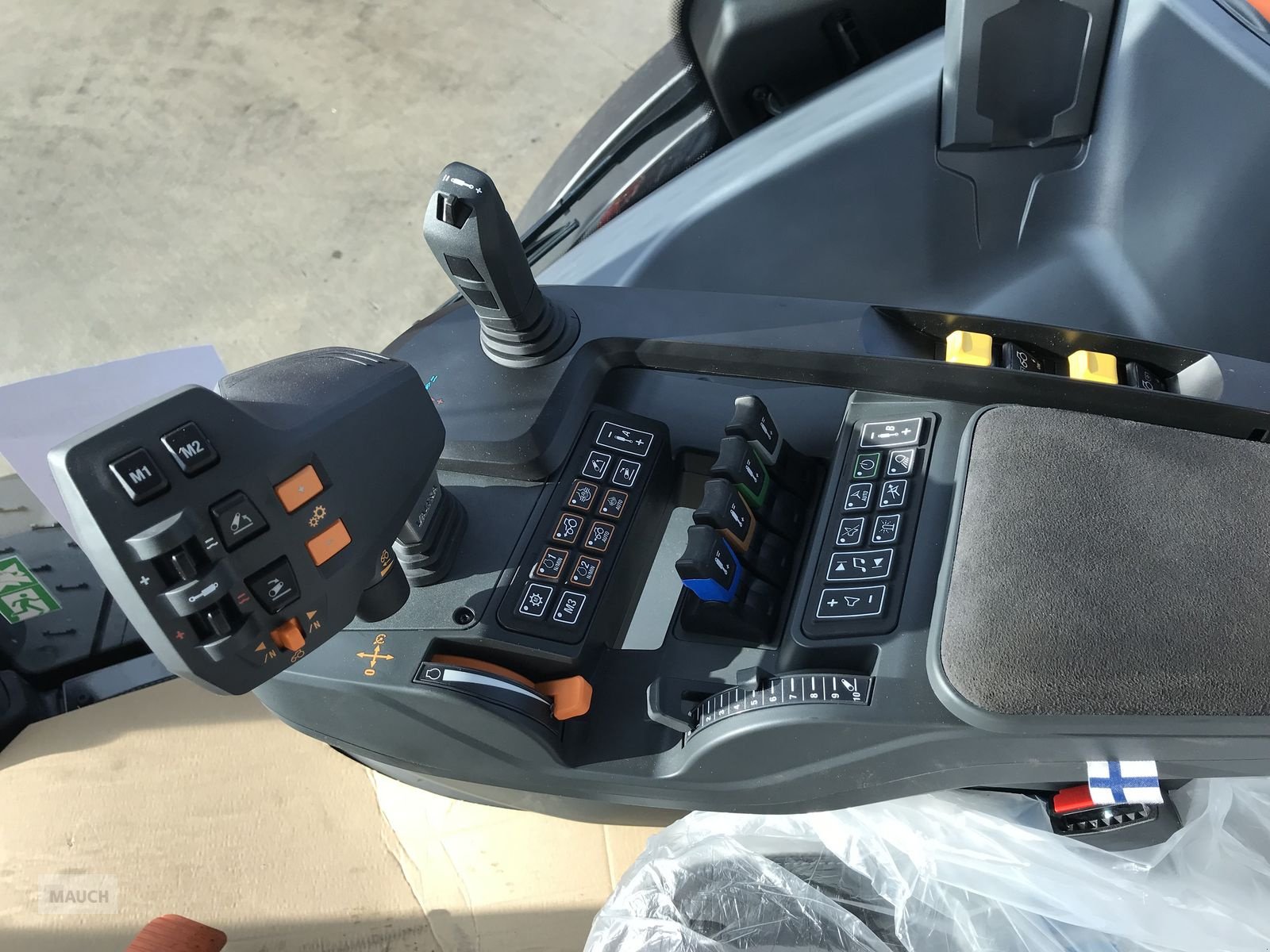 Traktor του τύπου Valtra N175 Direct, Neumaschine σε Burgkirchen (Φωτογραφία 14)