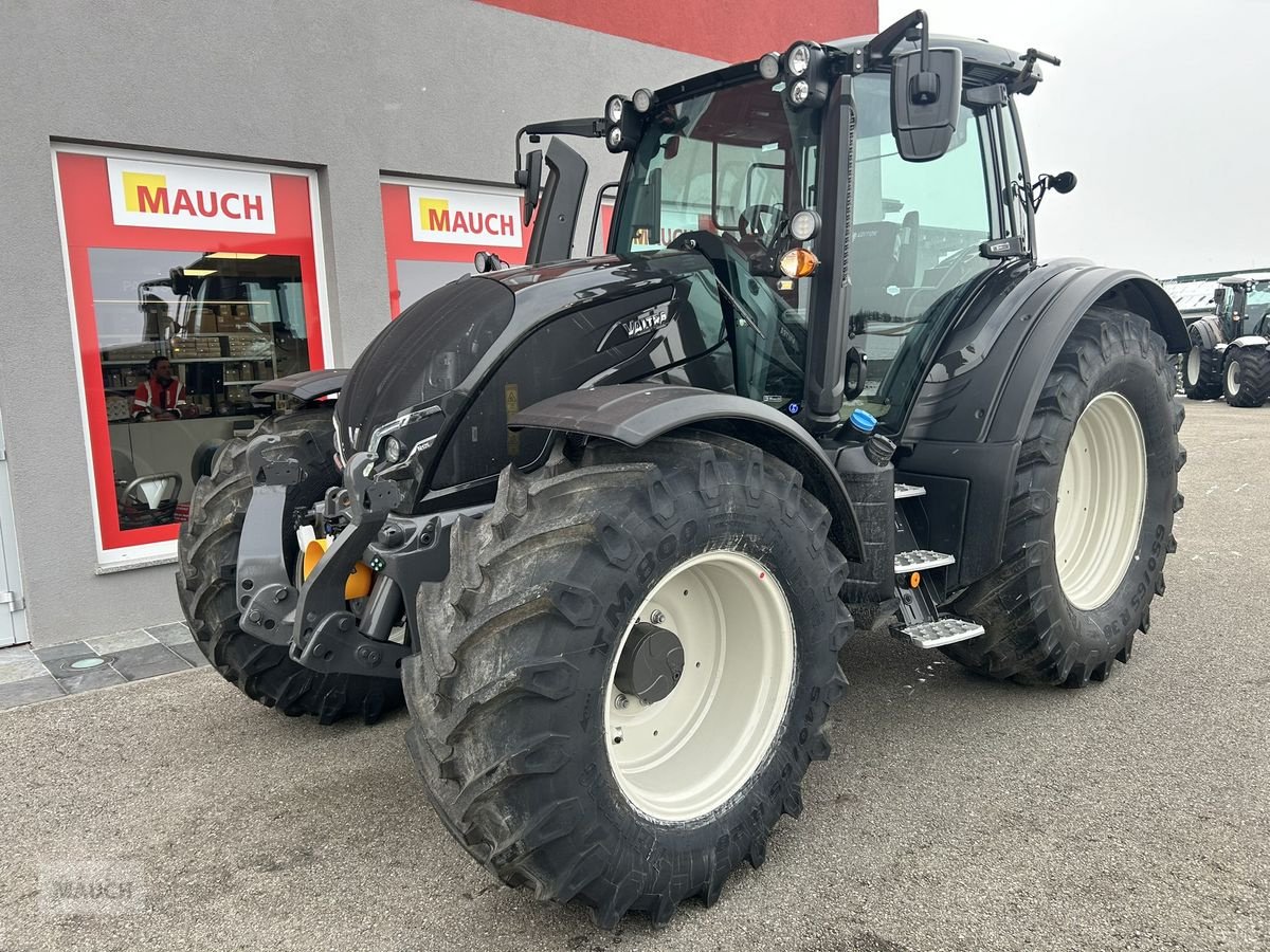 Traktor des Typs Valtra N175 Direct, Neumaschine in Burgkirchen (Bild 3)