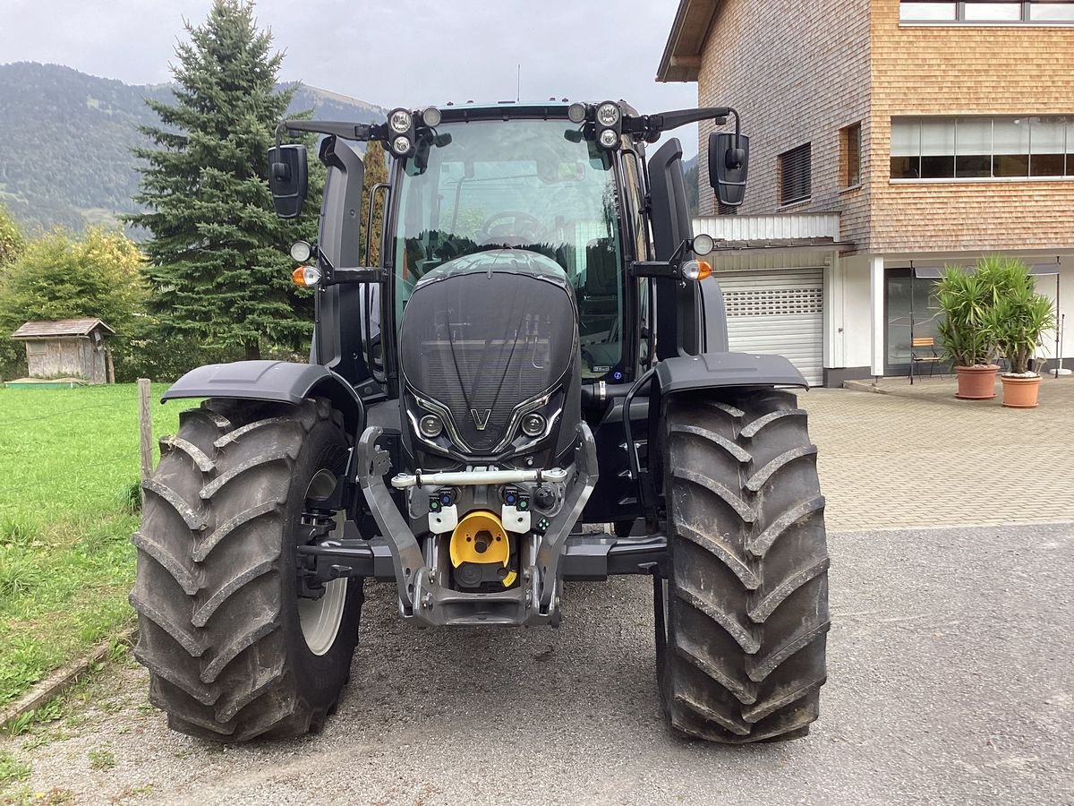 Traktor des Typs Valtra N175 Direct, Neumaschine in Bezau (Bild 8)
