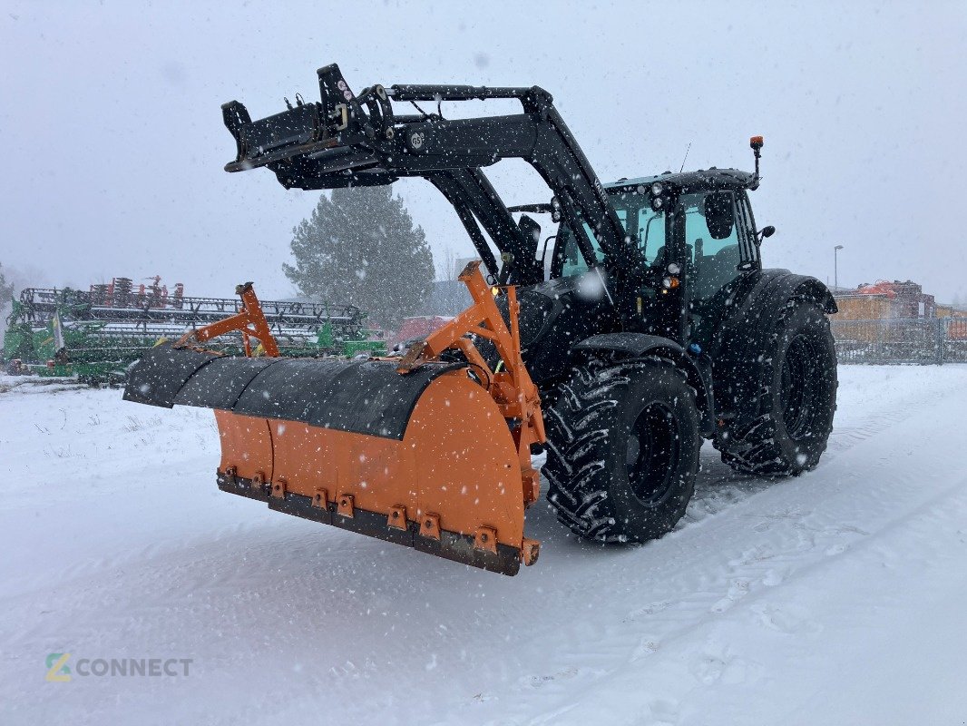 Traktor vrste Valtra N175 mit Frontlader & Winterdienstausstattung, Gebrauchtmaschine v Jahnatal (Slika 1)