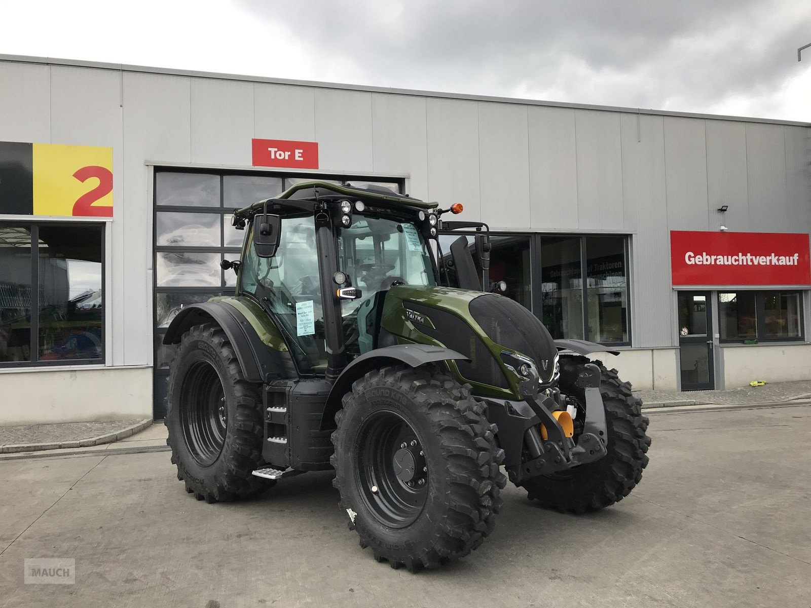 Traktor типа Valtra N175, Neumaschine в Burgkirchen (Фотография 1)