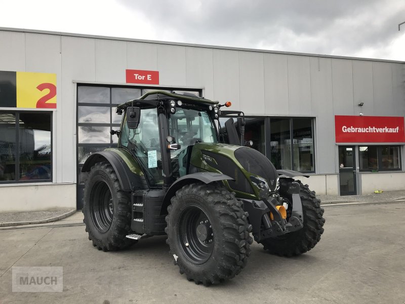 Traktor typu Valtra N175, Neumaschine v Burgkirchen