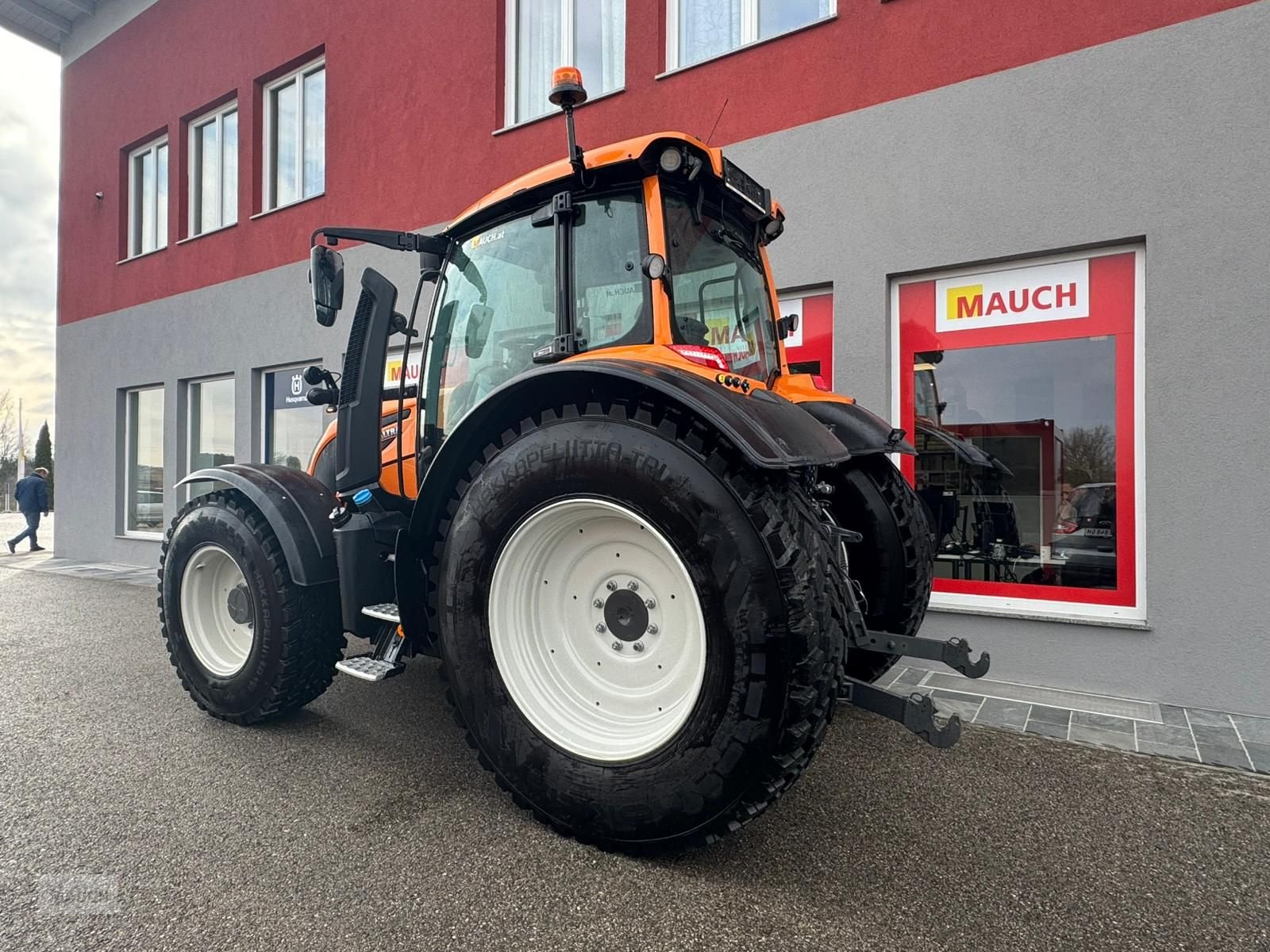 Traktor типа Valtra N175, Vorführmaschine в Burgkirchen (Фотография 8)