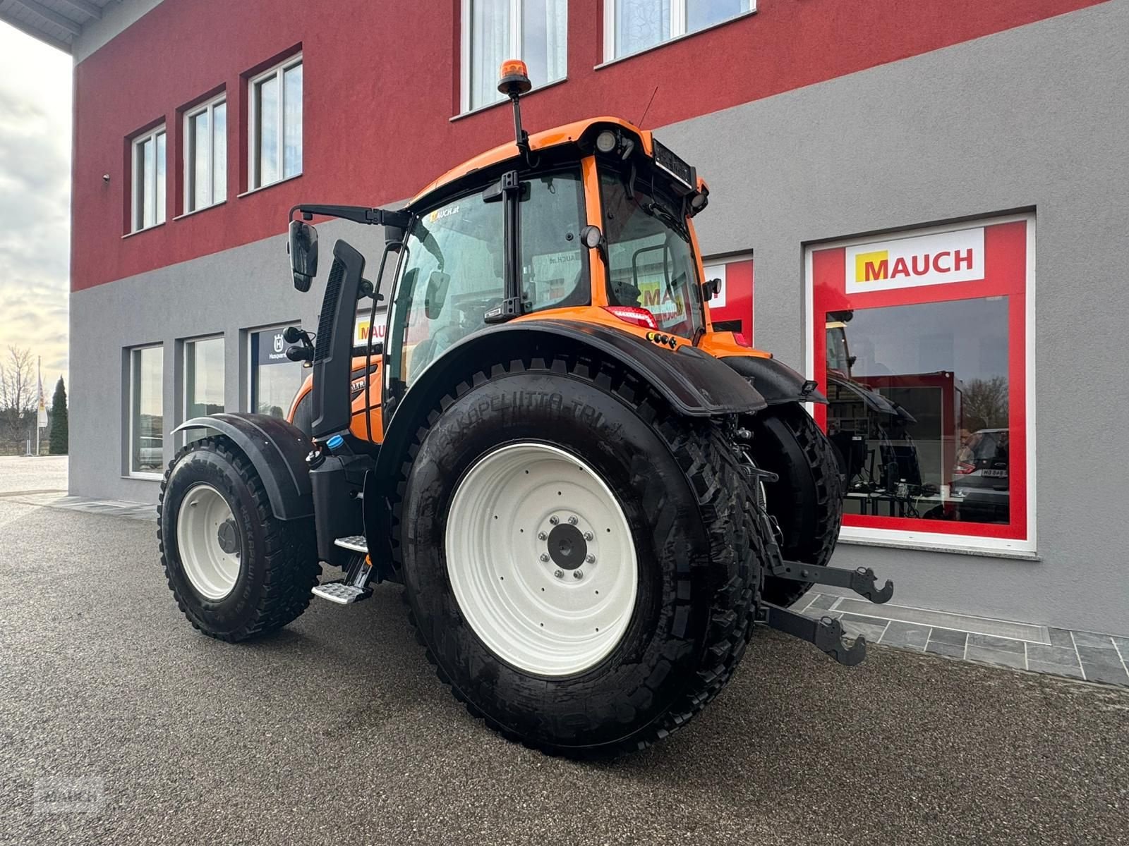 Traktor типа Valtra N175, Vorführmaschine в Burgkirchen (Фотография 3)