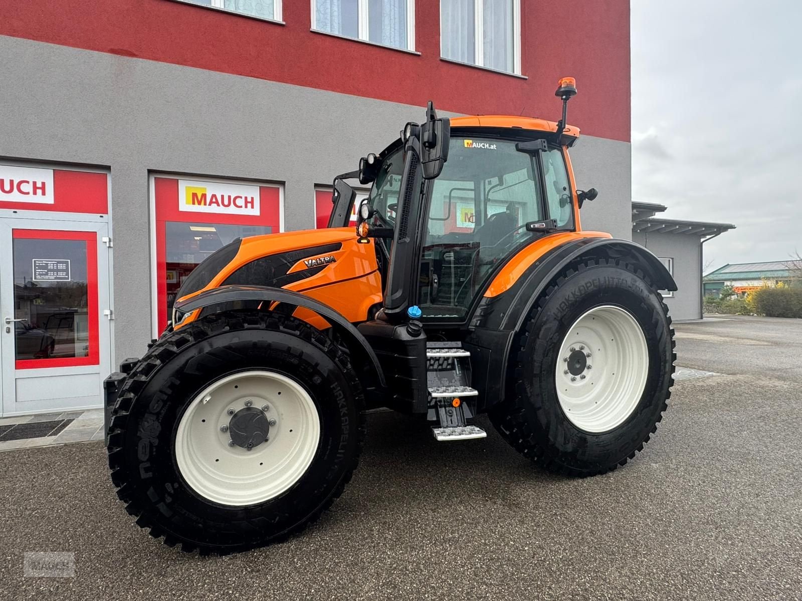 Traktor типа Valtra N175, Vorführmaschine в Burgkirchen (Фотография 12)