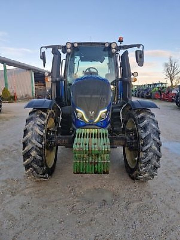 Traktor of the type Valtra N175A Poste inversé, Gebrauchtmaschine in Monferran-Savès (Picture 3)