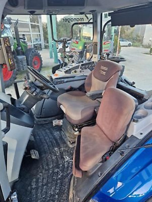 Traktor of the type Valtra N175A Poste inversé, Gebrauchtmaschine in Monferran-Savès (Picture 8)