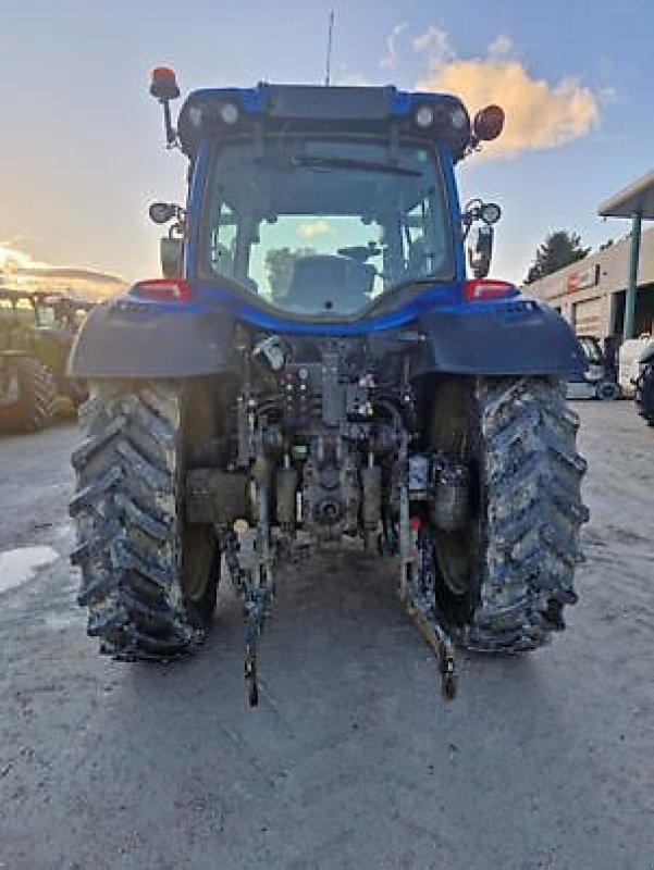 Traktor of the type Valtra N175A Poste inversé, Gebrauchtmaschine in Monferran-Savès (Picture 7)