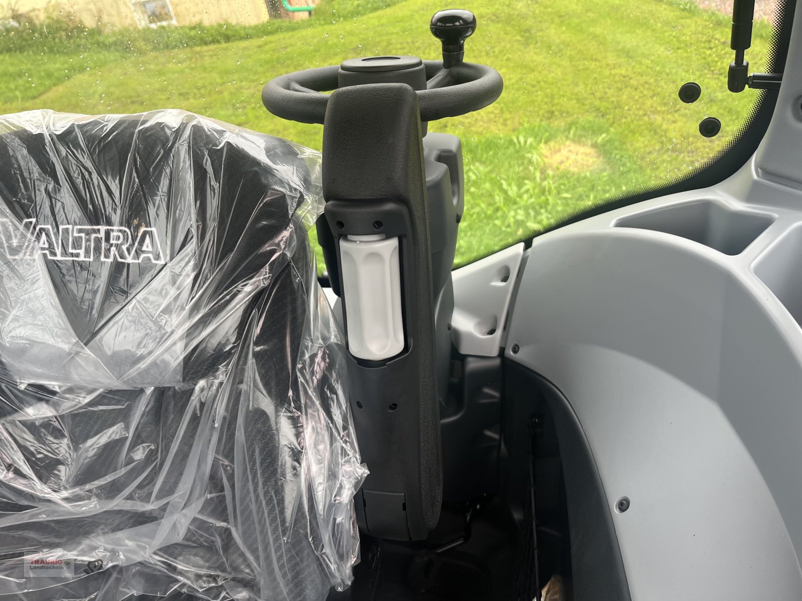 Traktor typu Valtra N175D mit Rüfa, Neumaschine v Mainburg/Wambach (Obrázek 13)