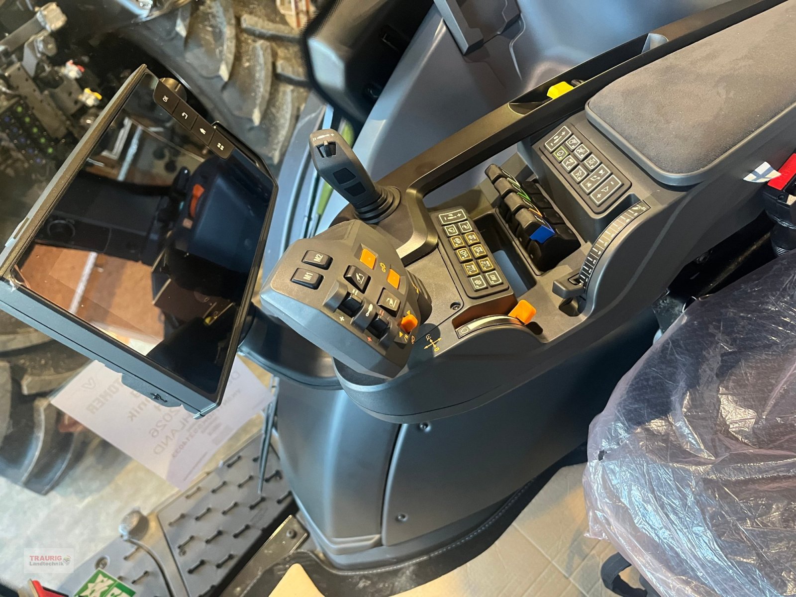 Traktor от тип Valtra N175D nit Rüfa, Neumaschine в Mainburg/Wambach (Снимка 7)