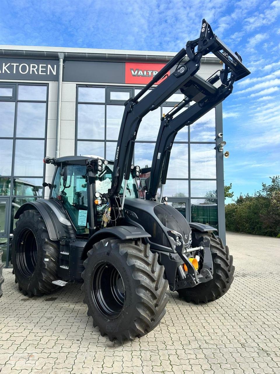 Traktor Türe ait Valtra N175D, Gebrauchtmaschine içinde Fürth / Burgfarrnbach (resim 1)