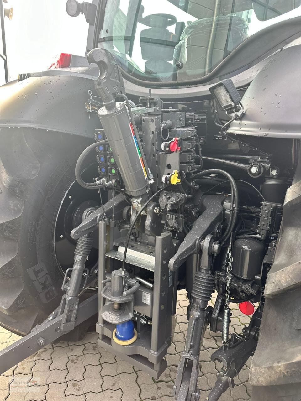 Traktor Türe ait Valtra N175D, Gebrauchtmaschine içinde Fürth / Burgfarrnbach (resim 4)