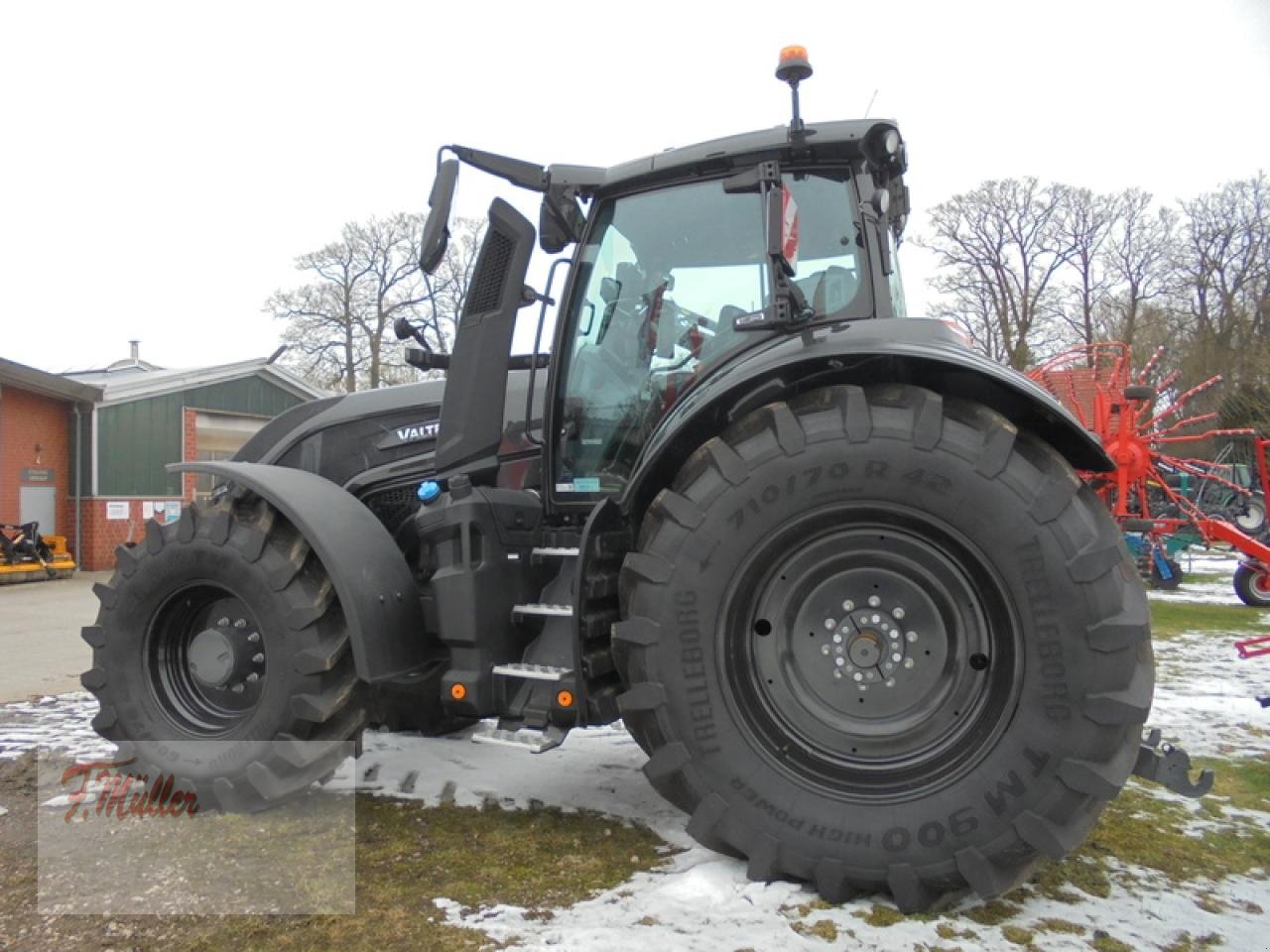 Traktor des Typs Valtra Q 245, Neumaschine in Taaken (Bild 5)