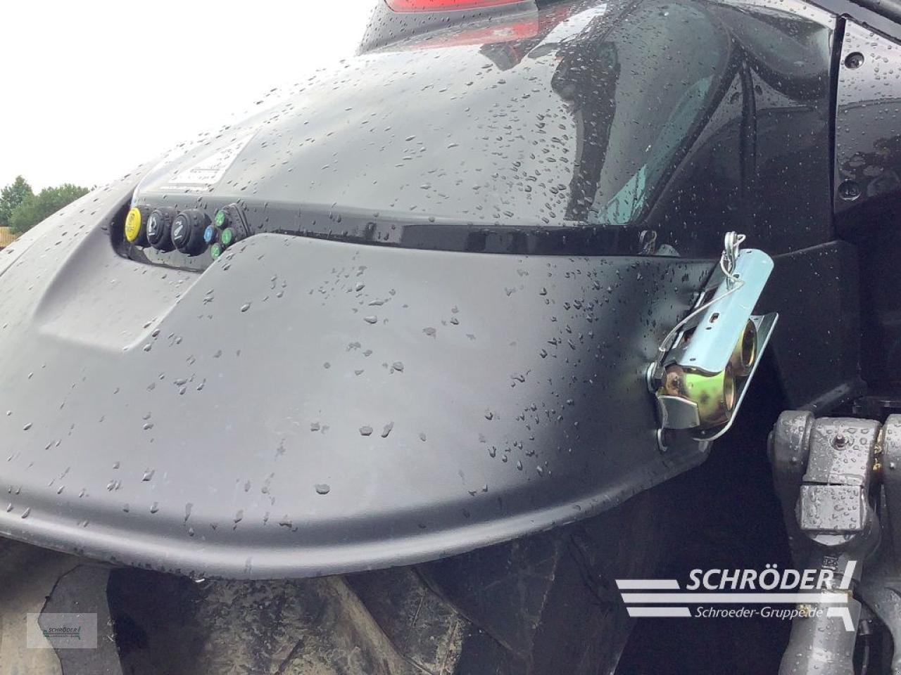 Traktor of the type Valtra Q 245, Neumaschine in Ahlerstedt (Picture 13)