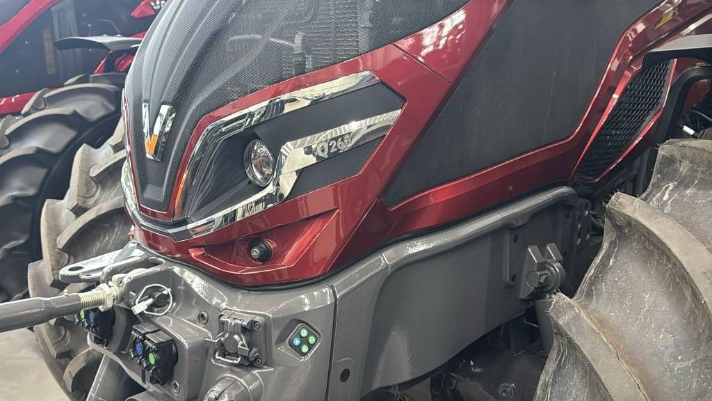 Traktor van het type Valtra Q 265, Neumaschine in Marknesse (Foto 4)