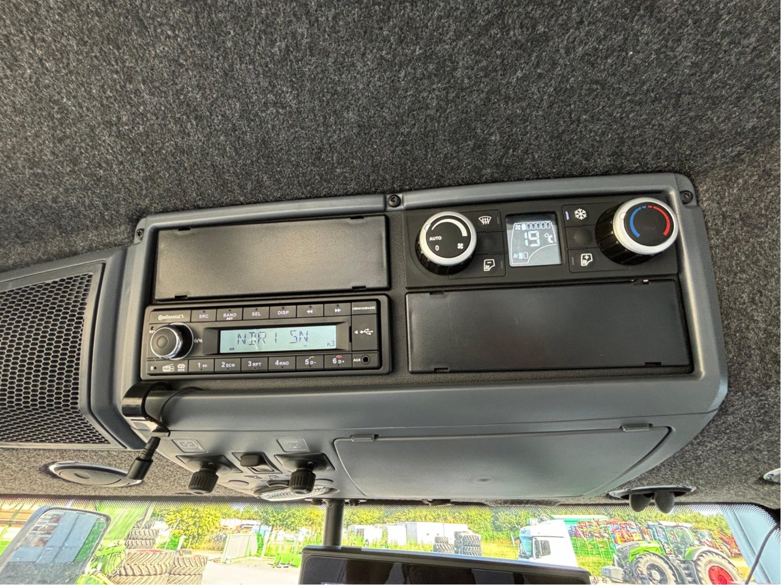 Traktor des Typs Valtra Q 265, Gebrauchtmaschine in Gadebusch (Bild 2)