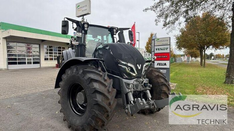 Traktor of the type Valtra Q 285 1A9, Vorführmaschine in Meppen-Versen (Picture 3)
