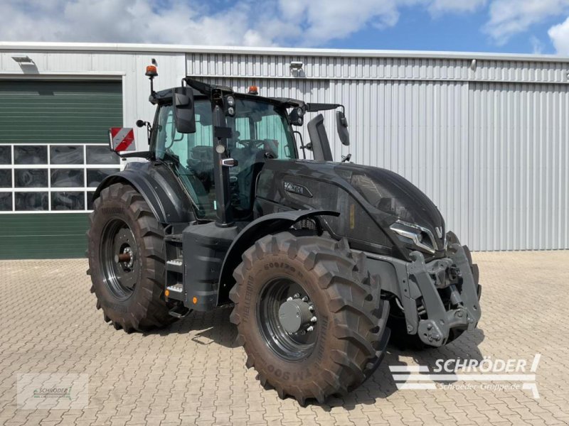 Traktor του τύπου Valtra Q 285, Neumaschine σε Holdorf