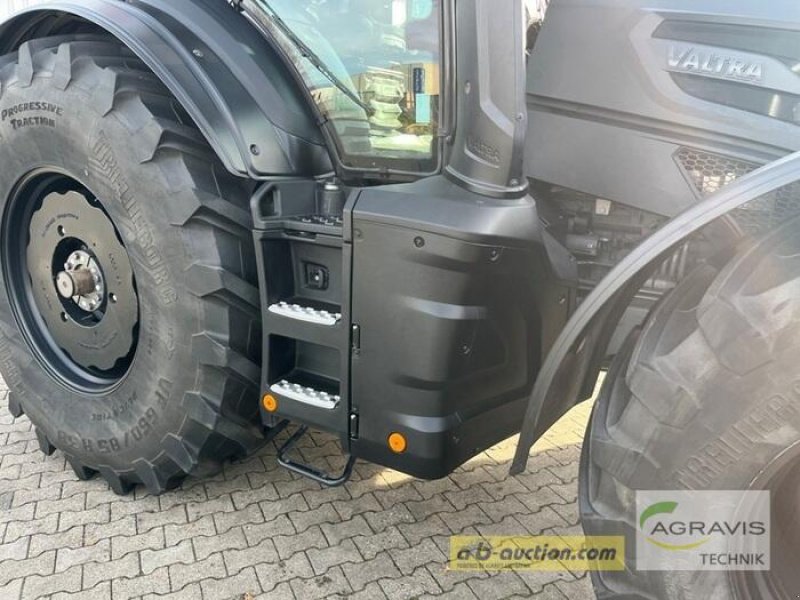 Traktor des Typs Valtra Q 305 1A9, Gebrauchtmaschine in Meppen (Bild 4)