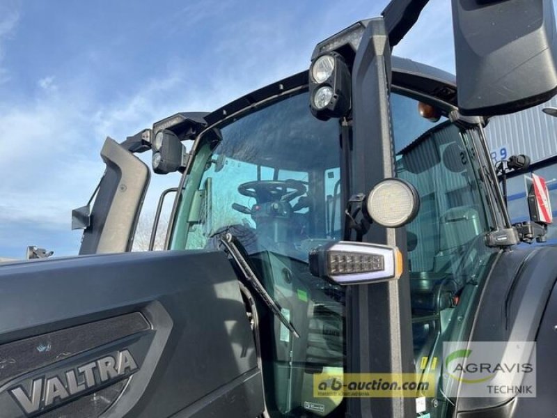 Traktor des Typs Valtra Q 305 1A9, Gebrauchtmaschine in Meppen (Bild 20)