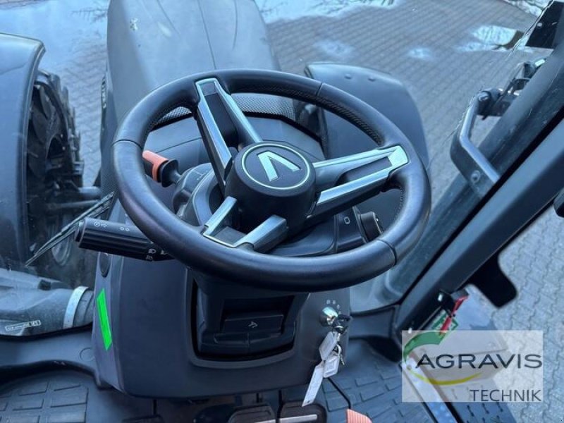Traktor του τύπου Valtra Q 305 1A9, Gebrauchtmaschine σε Meppen (Φωτογραφία 18)