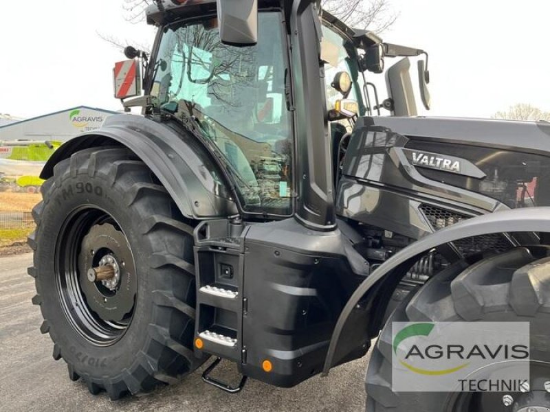 Traktor типа Valtra Q 305 1A9, Gebrauchtmaschine в Meppen (Фотография 4)