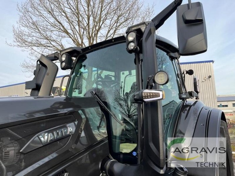 Traktor типа Valtra Q 305 1A9, Gebrauchtmaschine в Meppen (Фотография 17)