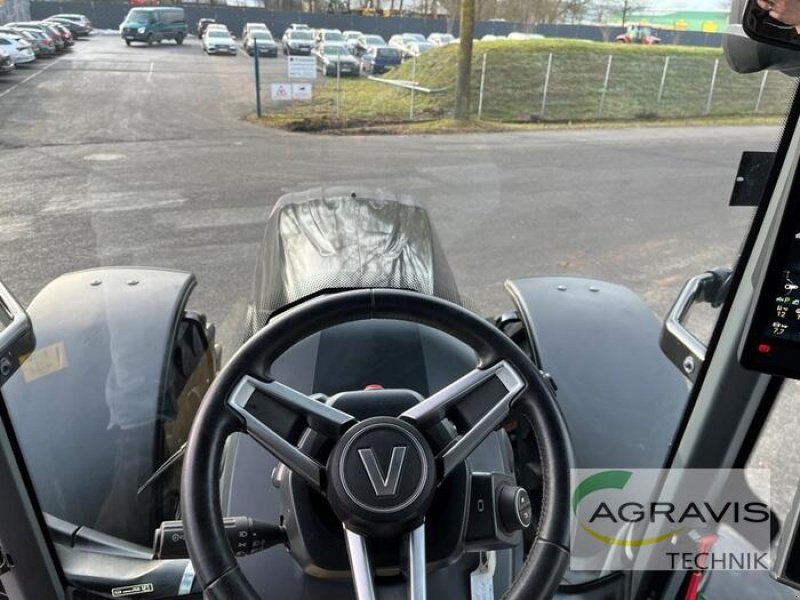 Traktor типа Valtra Q 305 1A9, Gebrauchtmaschine в Meppen (Фотография 22)