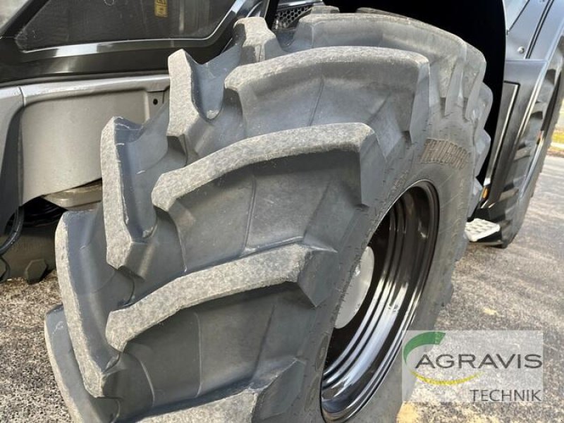Traktor типа Valtra Q 305 1A9, Gebrauchtmaschine в Meppen (Фотография 16)