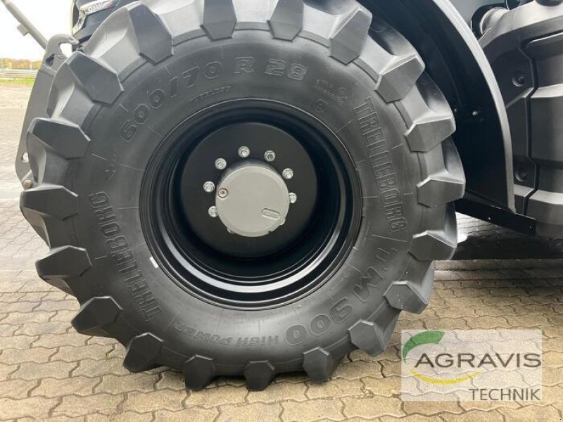 Traktor типа Valtra Q 305 1A9, Gebrauchtmaschine в Calbe / Saale (Фотография 12)