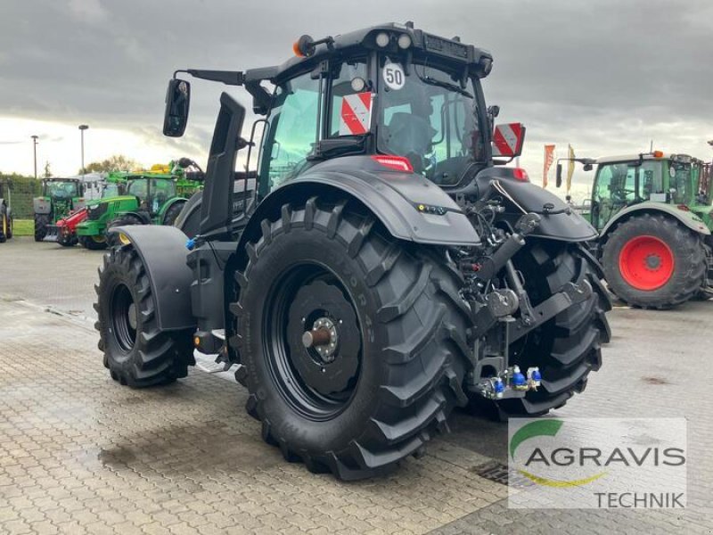 Traktor типа Valtra Q 305 1A9, Gebrauchtmaschine в Calbe / Saale (Фотография 3)