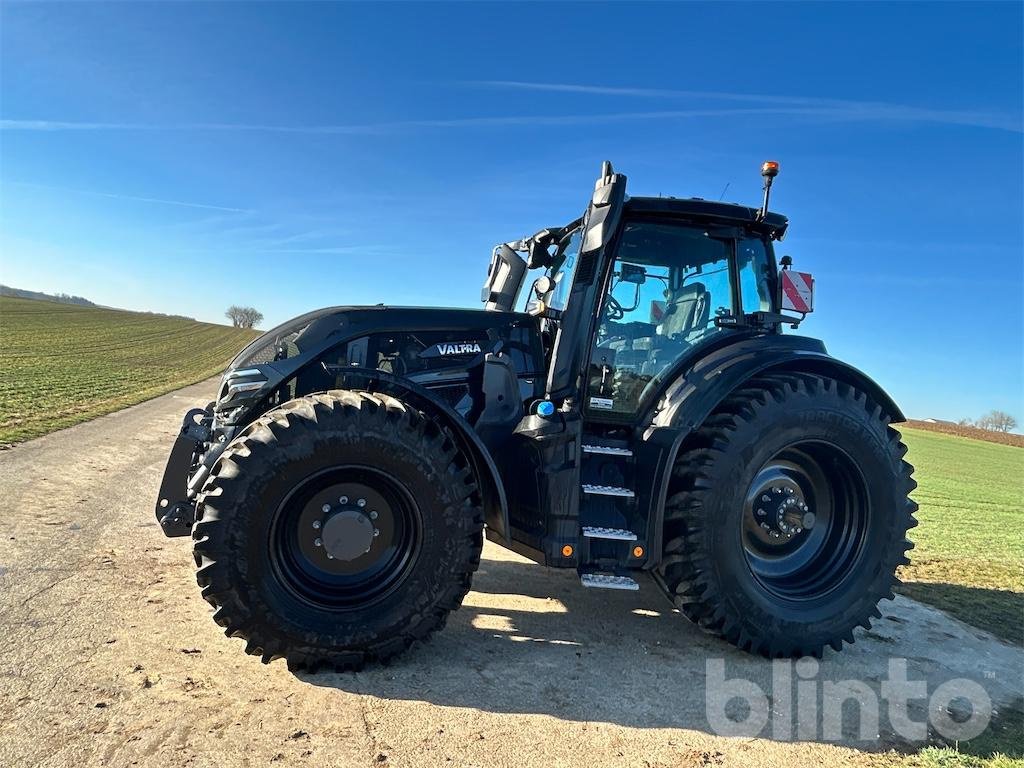 Traktor of the type Valtra Q 305 Unlimited, Gebrauchtmaschine in Düsseldorf (Picture 6)