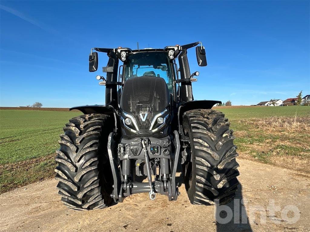 Traktor of the type Valtra Q 305 Unlimited, Gebrauchtmaschine in Düsseldorf (Picture 7)